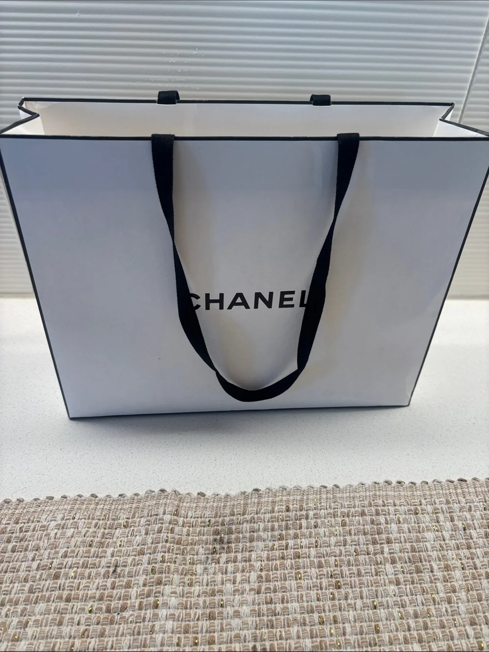 CHANEL paper shopping